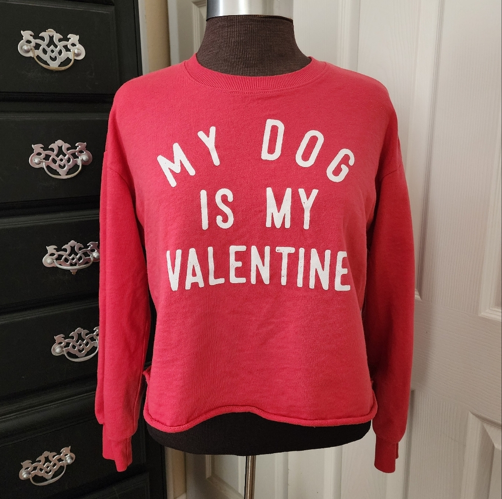 "My Dog Is My Valentine" GRAYSON/THREADS Cropped Sweatshirt - Red/White - XS